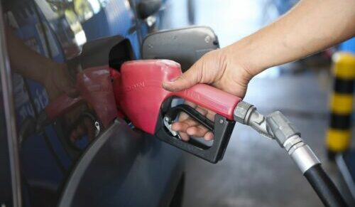 Preço da gasolina cai para R$ 5,63 e atinge menor valor desde agosto