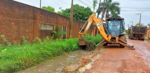 Prefeitura intensifica limpeza de grotas e bueiros em Marabá