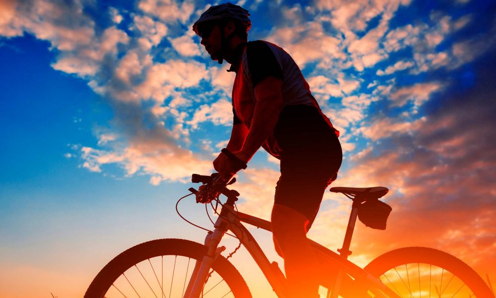 Passeio ciclístico arrecada alimentos para doação em Marabá