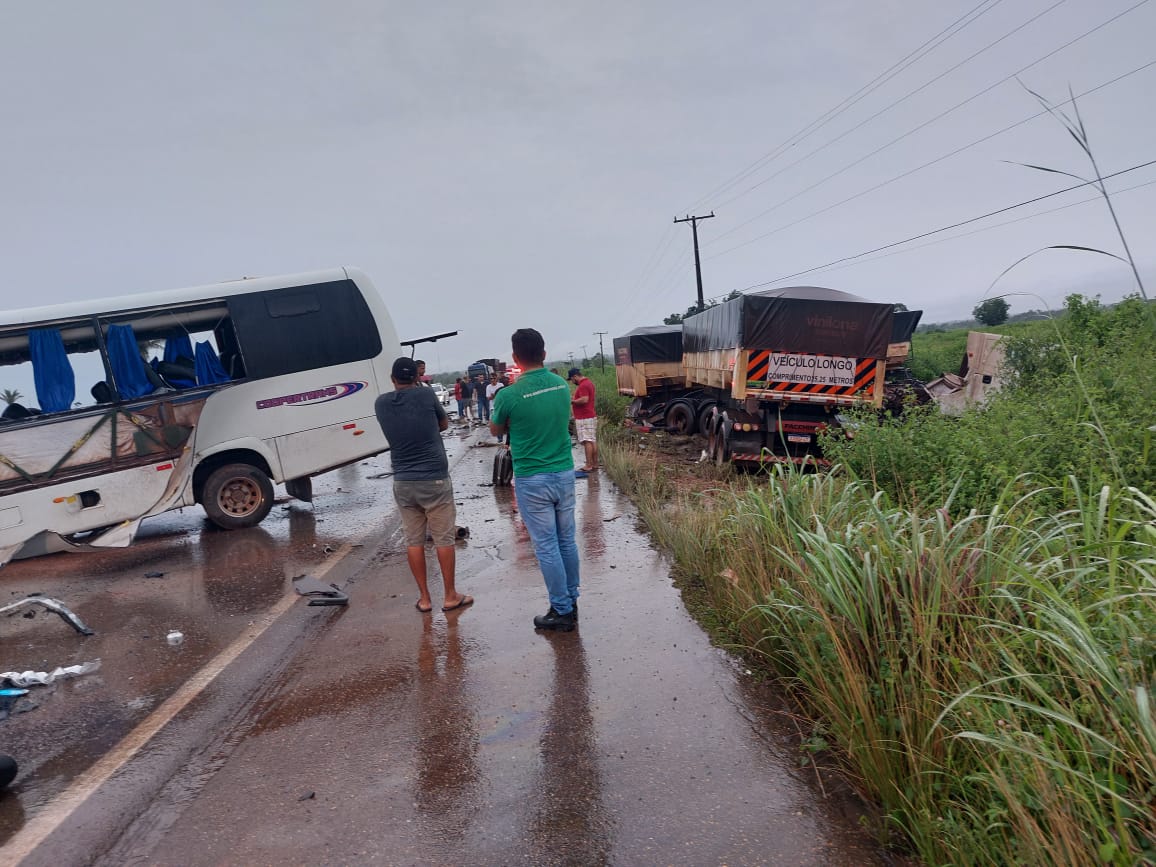 Grave acidente deixa ao menos 10 mortos na PA-150, próximo à Morada Nova