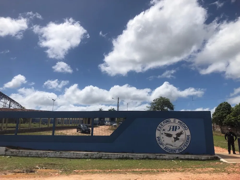 Justiça determina interdição de escola estadual por riscos estruturais