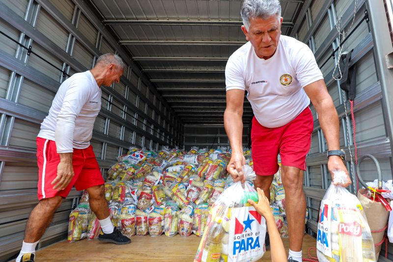 Pará entrega 10 toneladas de alimentos a indígenas da etnia Parakanã