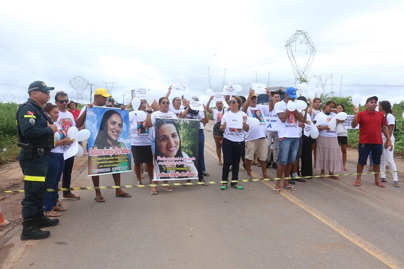 Familiares se reúnem em protesto por justiça após acidente na PA-150