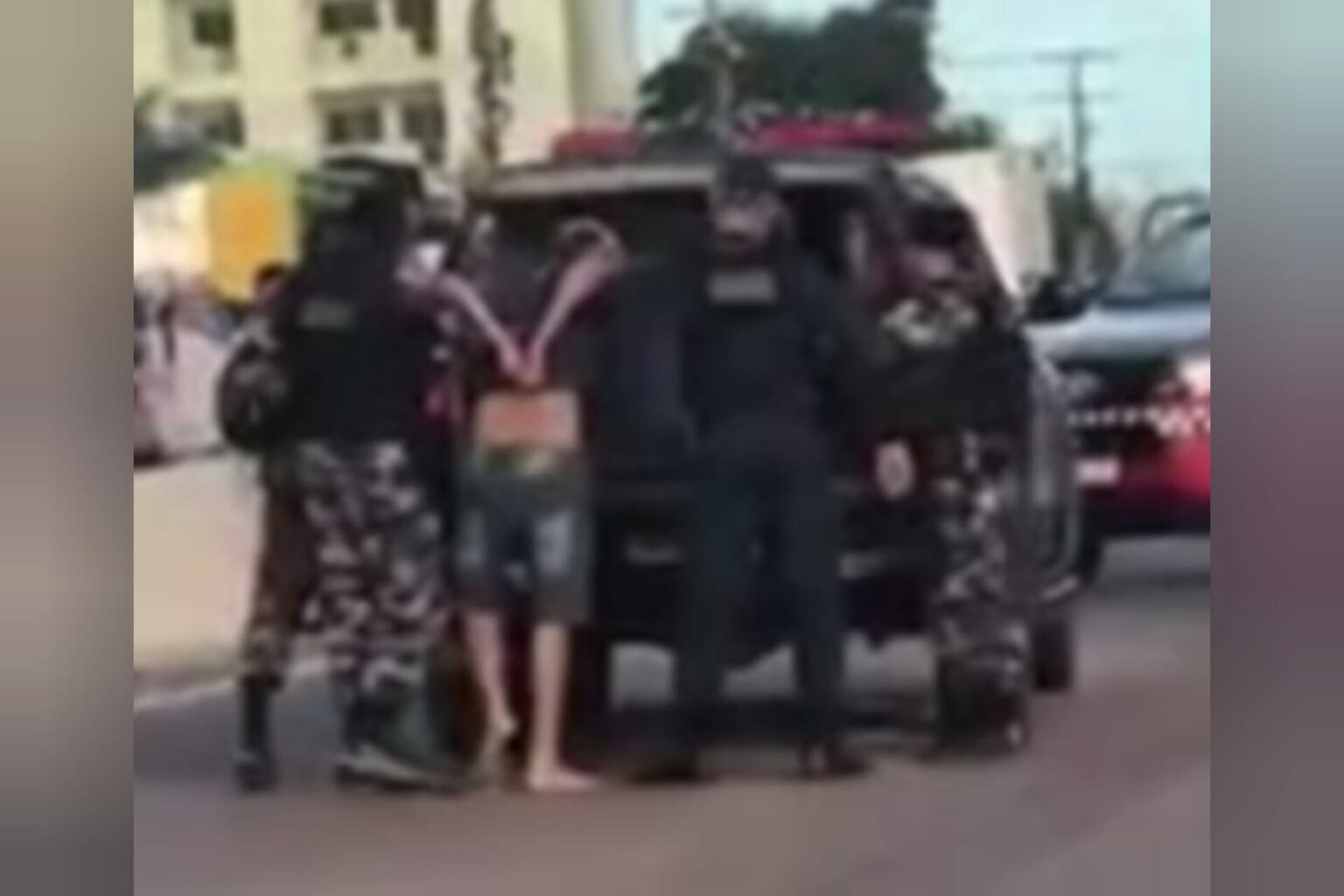 Motorista fura bloqueio, mas é parado a bala na BR-230 em Marabá