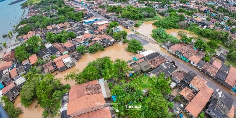 Prefeitura monta força tarefa para ajudar pessoas atingidas pela enchente em Tucuruí