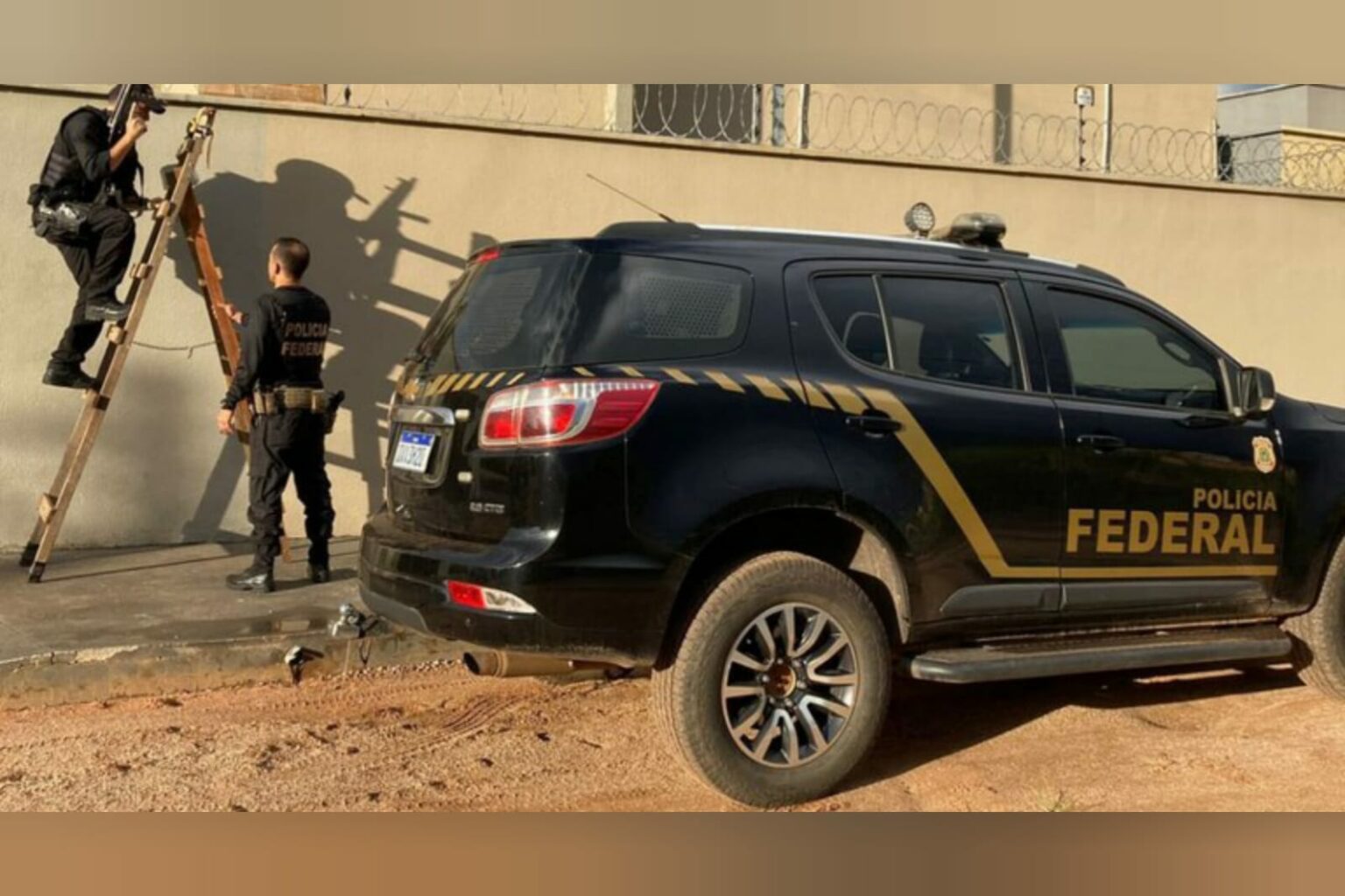 PF prende duas pessoas acusadas de roubar aeronave em Redenção
