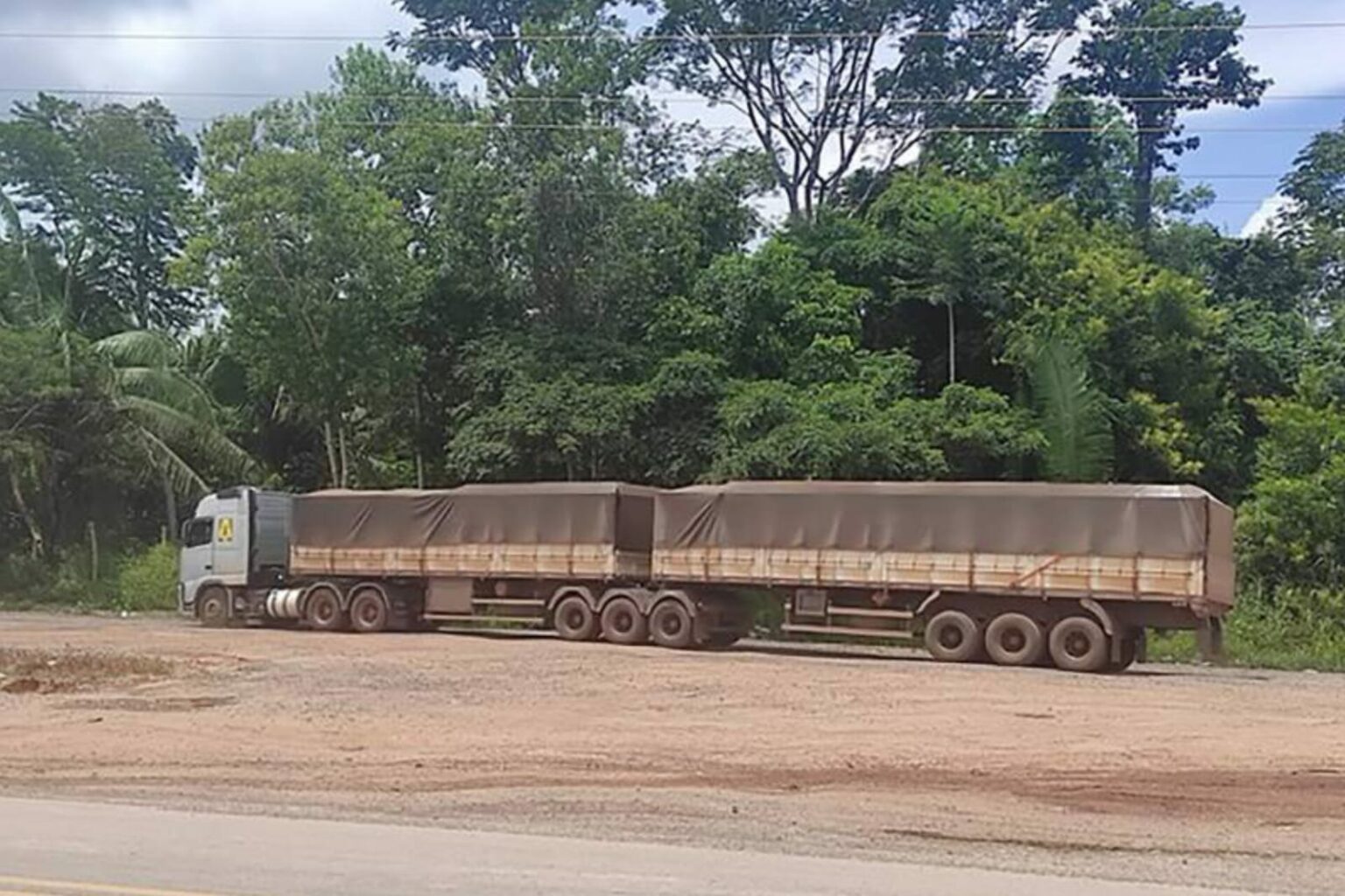 Sefa apreende 2,8 mil caixas de cachaça em São João do Araguaia