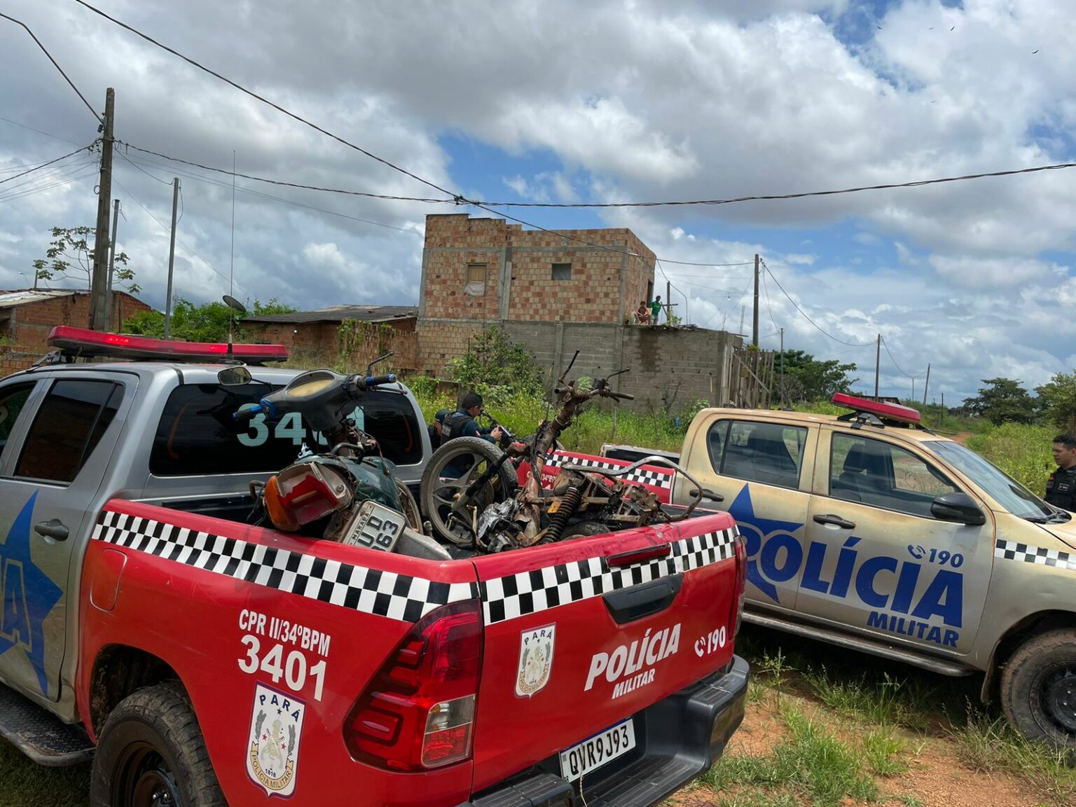 Menor é apreendido após ser flagrado com maconha e motocicletas em Marabá