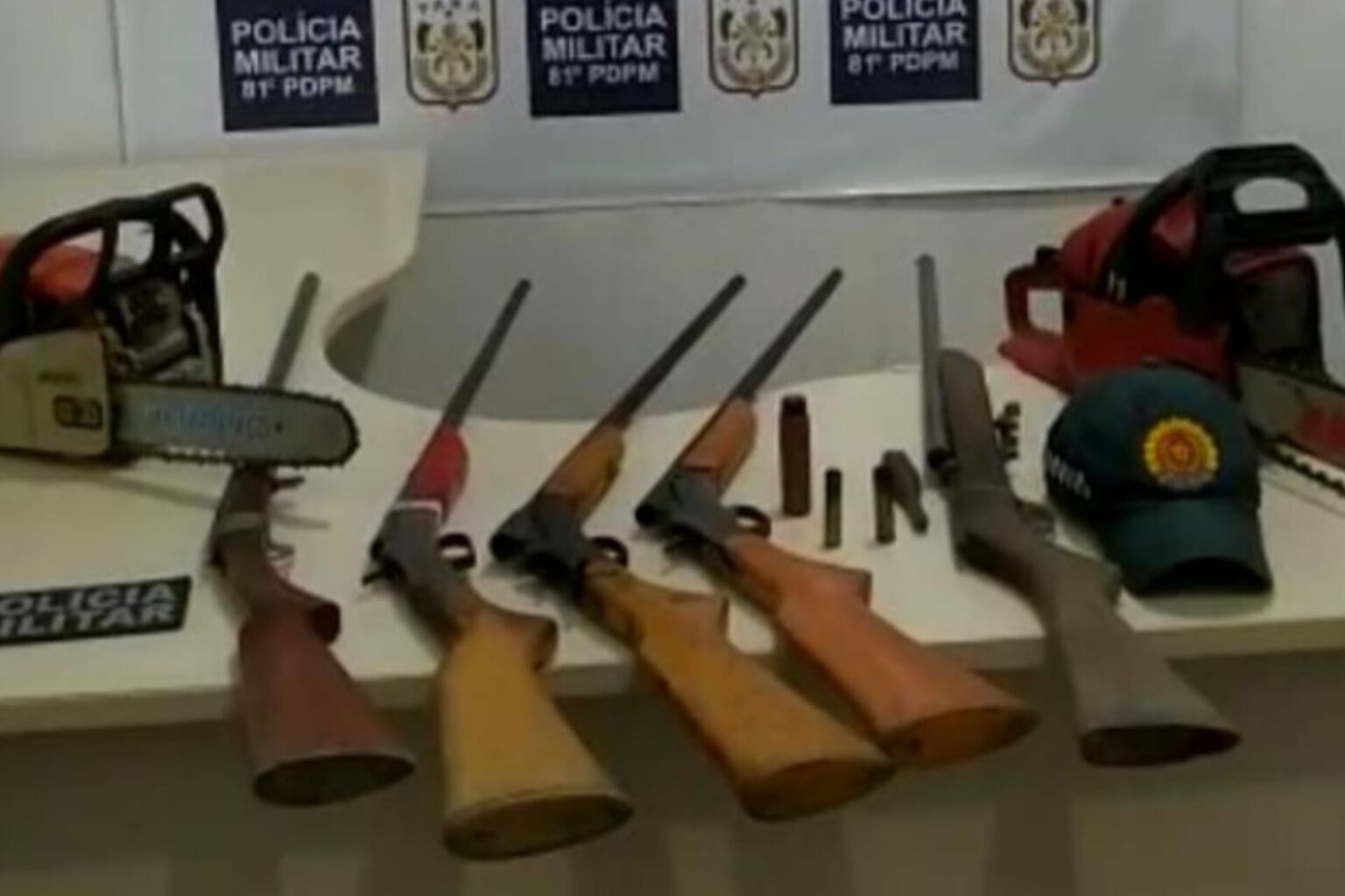 PM prende dupla suspeita de tráfico de drogas e apreende armas de fogo no Pará