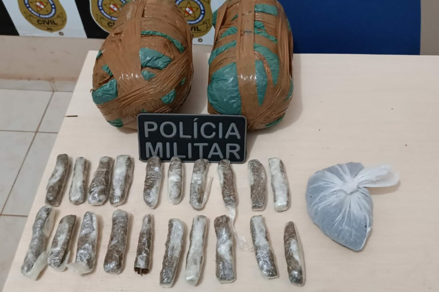 Trio suspeito de tráfico é preso com mais de 2kg de drogas em Tailândia