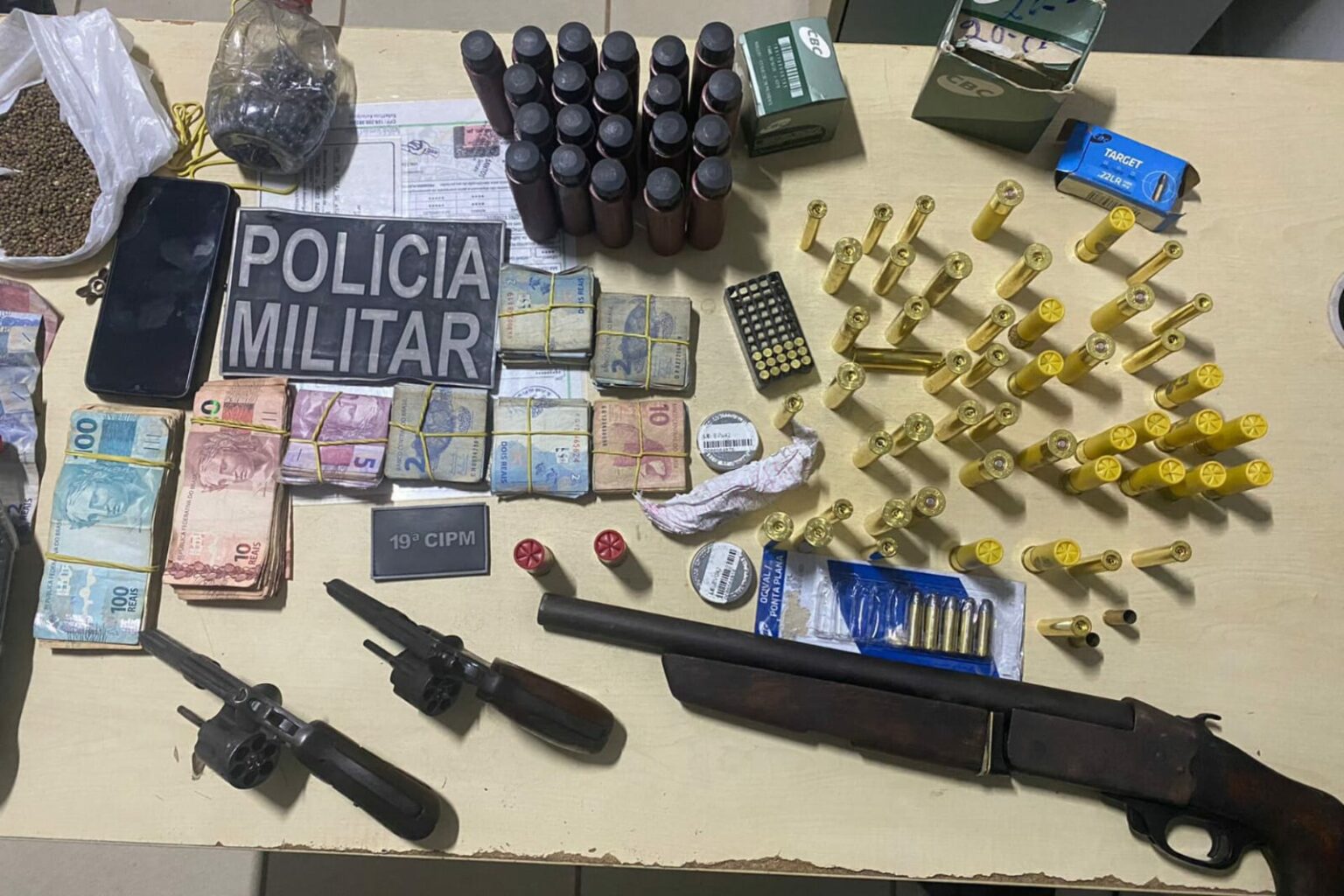 PM apreende três armas de fogo e munições no sudeste do Pará