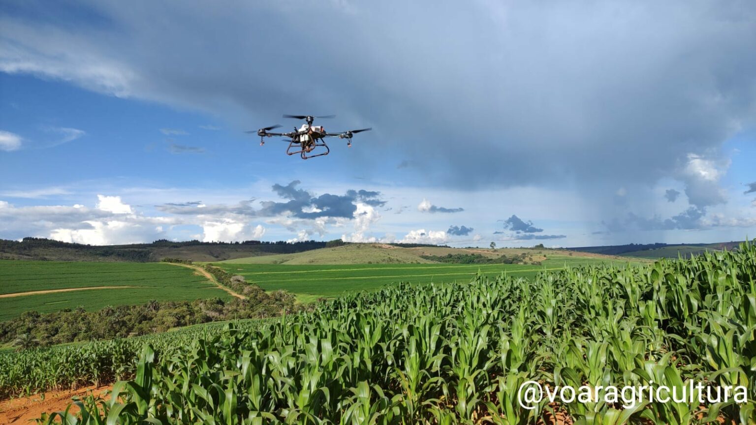 ANAC discute mudanças na regulamentação de drones agrícolas no Brasil