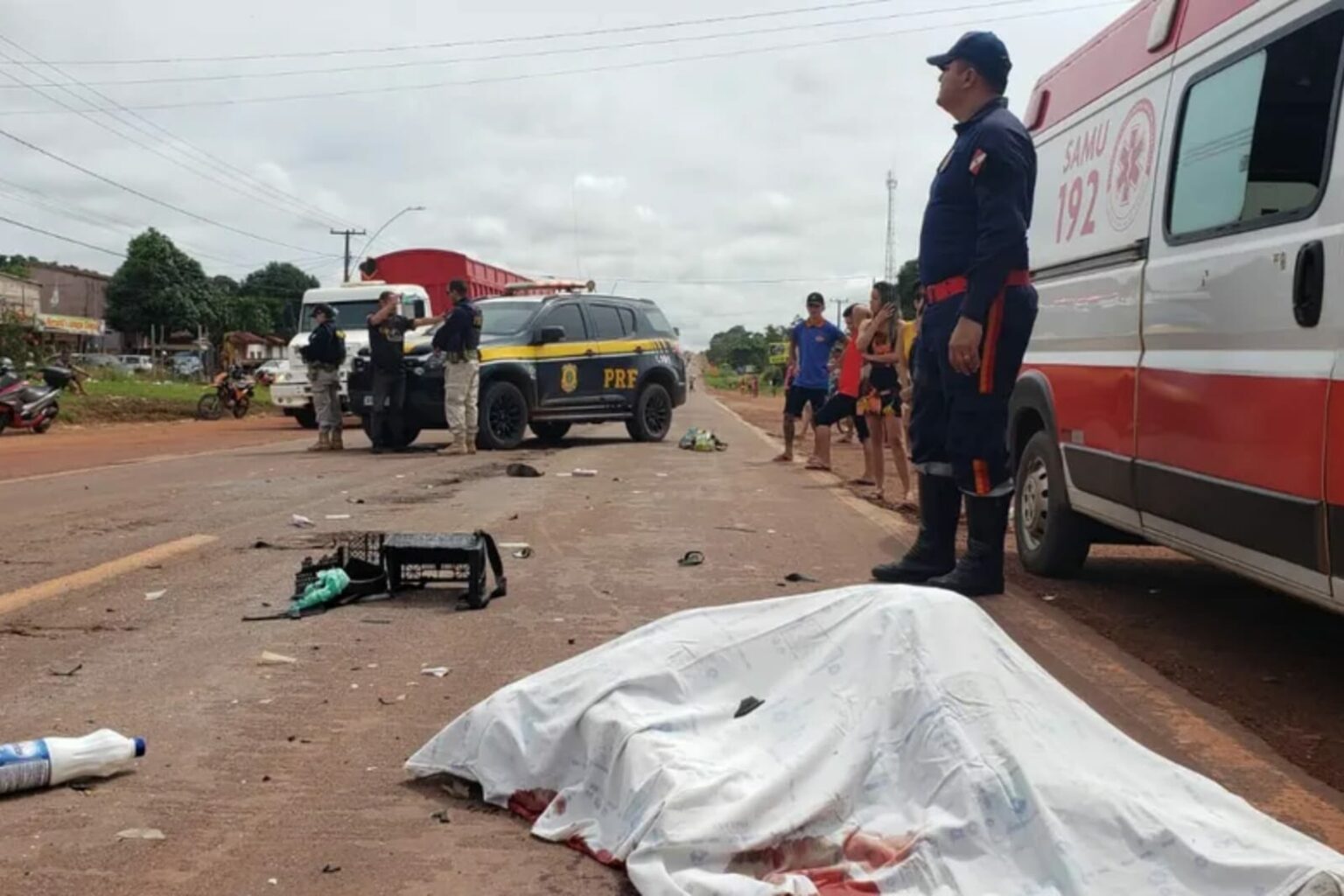 Motociclista morre após colidir de frente com carro na BR-163