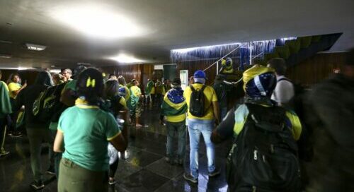 Moraes liberta mais 149 mulheres presas por atos golpistas