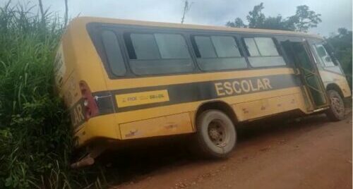 Em Parauapebas, ônibus escolar cheio de estudantes quase provoca tragédia