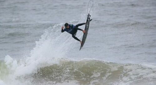 Mundial de surfe: Brasil avança com sete na etapa de Portugal