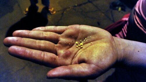 Pobres e negras estão na ponta da superexploração do tráfico de drogas