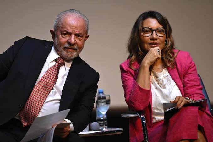 Governo Lula terá de explicar compra de sofá de R$ 65 mil para o Alvorada