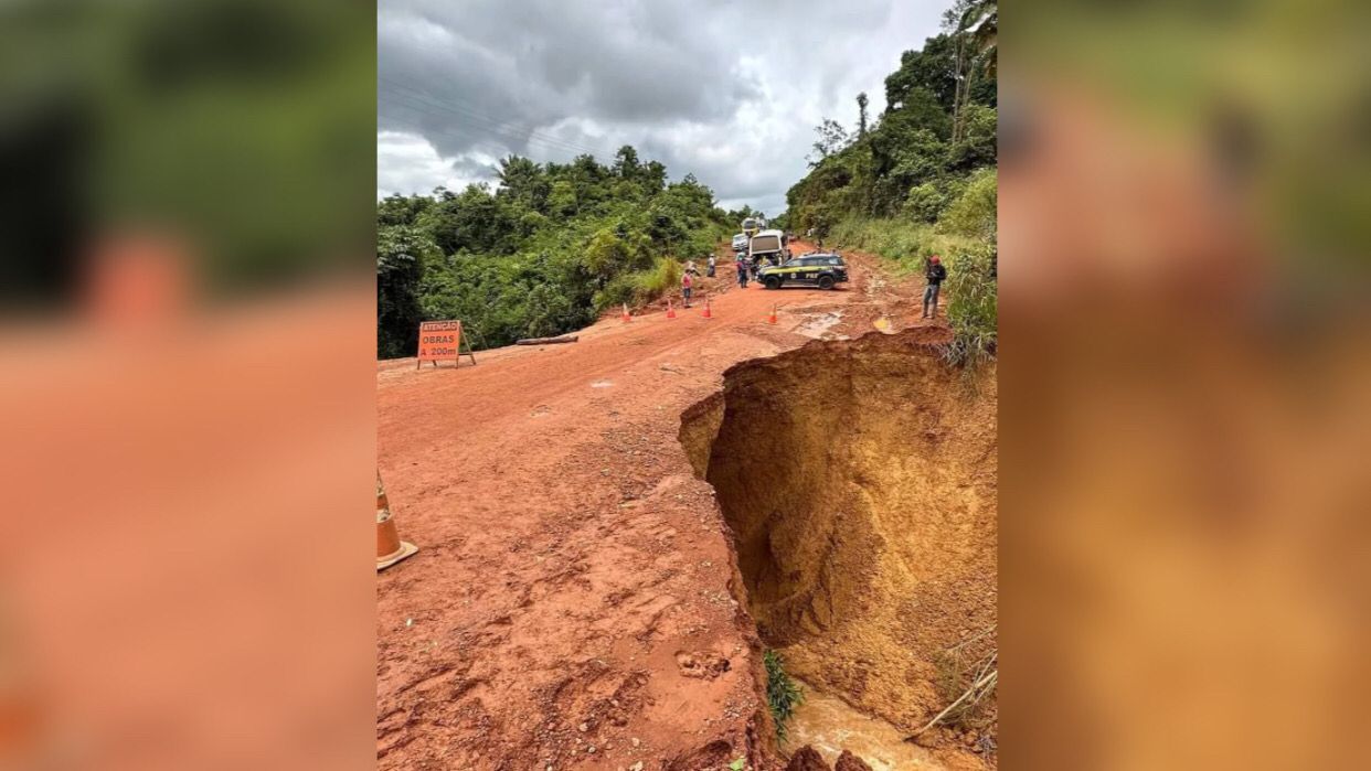 Trecho da BR-230 sofre rompimento no sudoeste do Pará