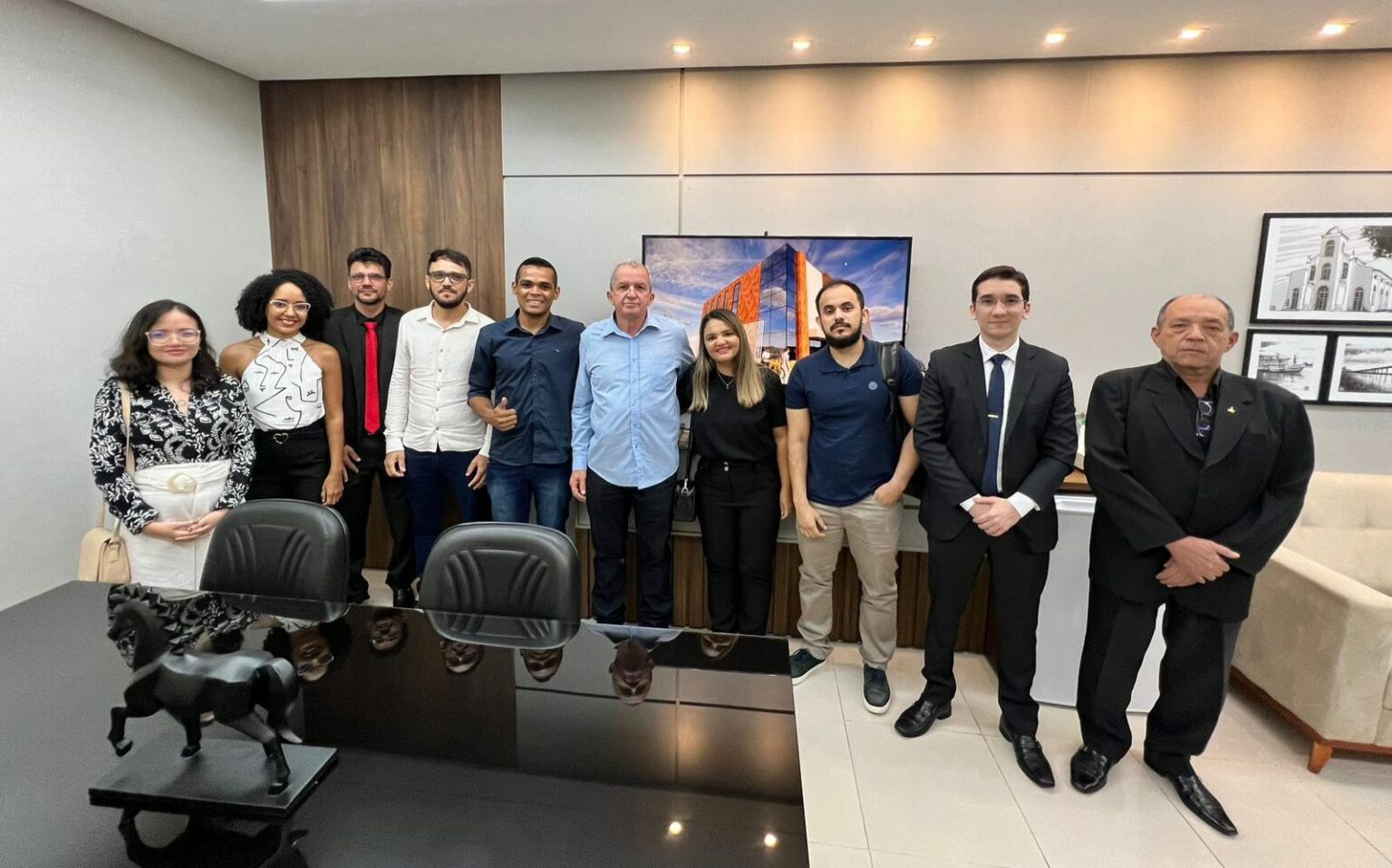 Oito novos servidores tomam posse na Câmara de Marabá