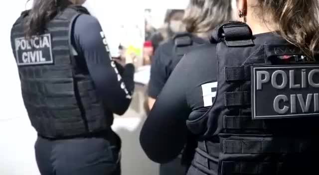 Por que colocar policiais em escolas pode não ser eficaz para prevenir ataques?