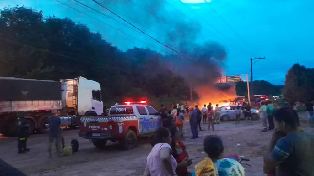 Protesto fecha trânsito após morte de jovem em ação policial no nordeste do Pará