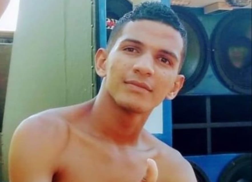 Jovem é liquidado a bala na calçada de imóvel em Marabá