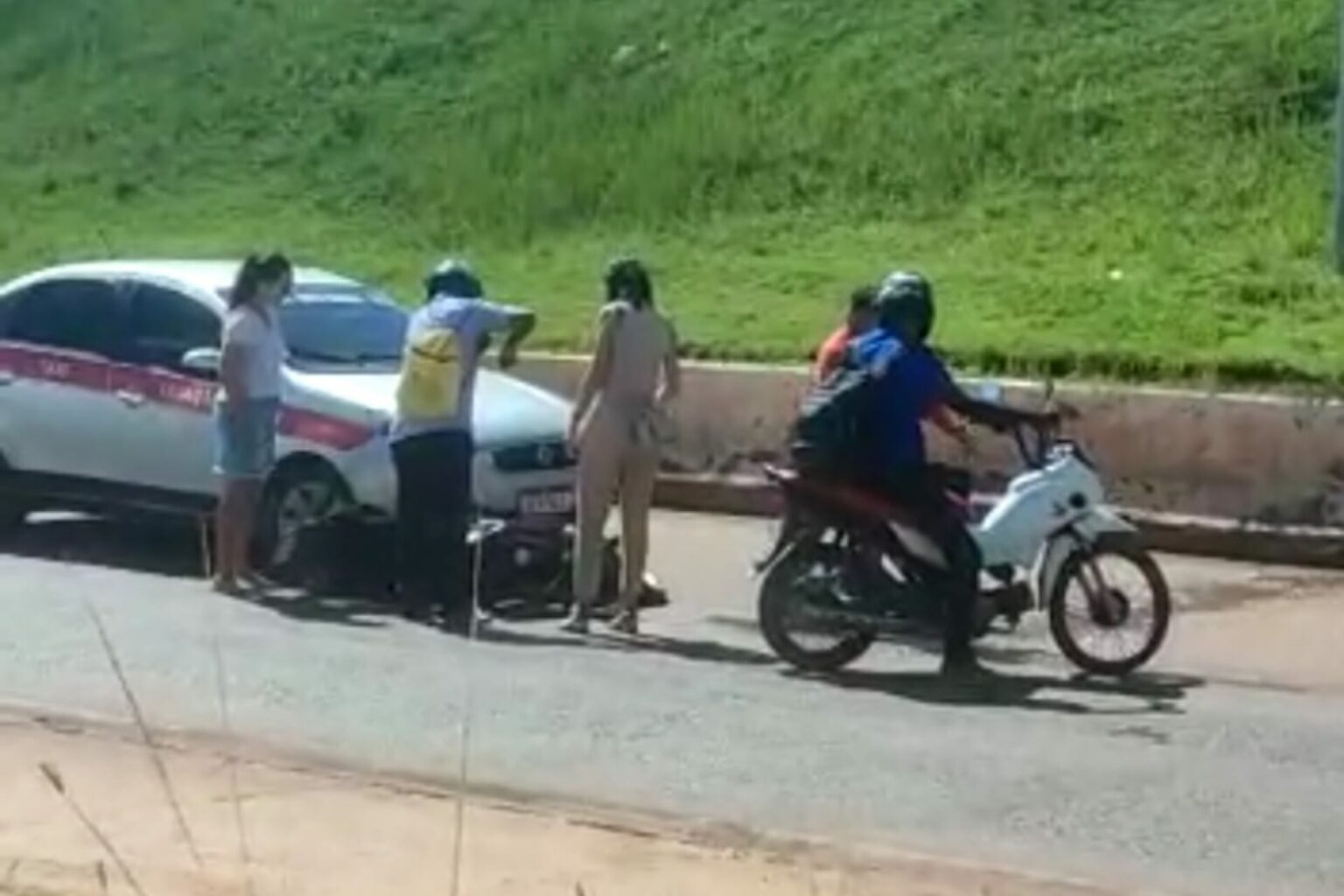 Taxista colide com motociclista em Marabá