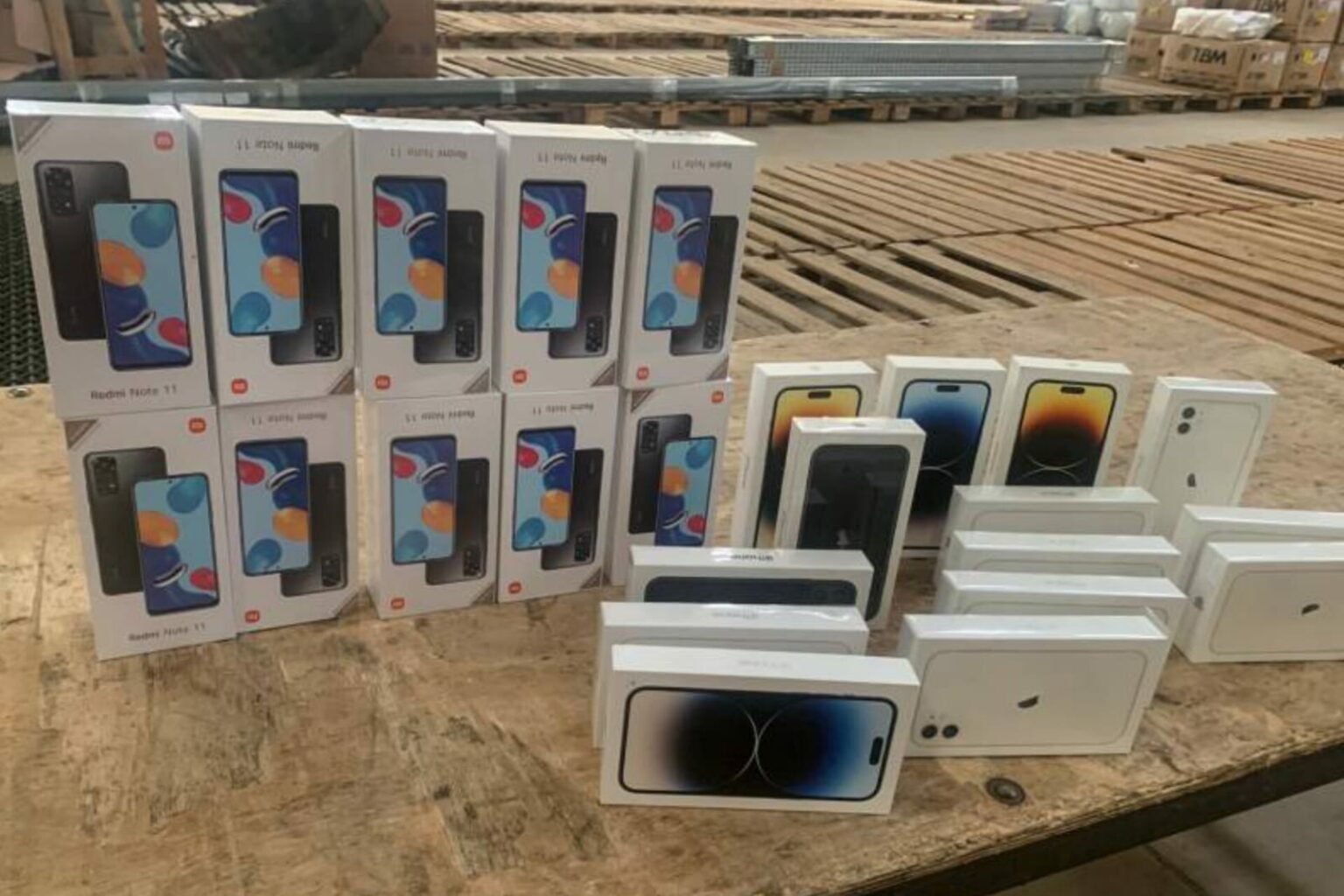 Sefa apreende 54 celulares e cinco placas para celulares em Redenção