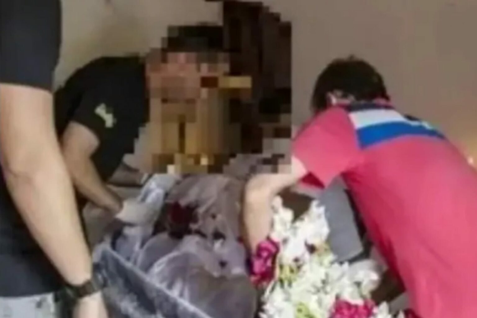 Mulher “ressuscita” durante velório e bate em caixão para não ser enterrada viva