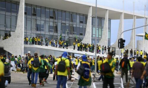 STF inicia julgamento de 100 envolvidos em atos golpistas
