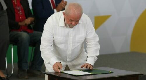 Governo Federal concede reajuste de 9% a servidores do Executivo