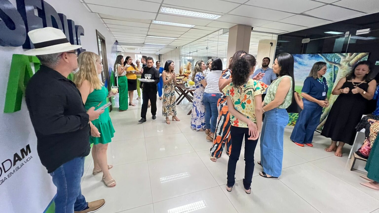 Instituto Evereste completa sete anos e promove exposição de artes