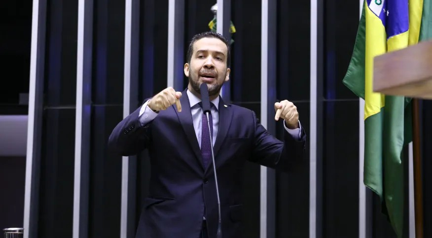 Depois de ser cabo eleitoral, Janones critica comunicação do Governo Lula