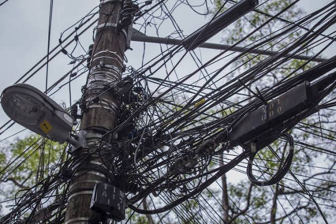 PL obriga concessionária de energia a alinhar postes em Marabá