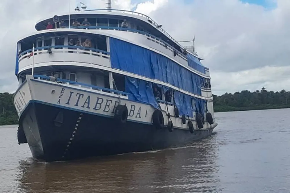 Tijolos de skunk são apreendidos em porão de navio no Marajó