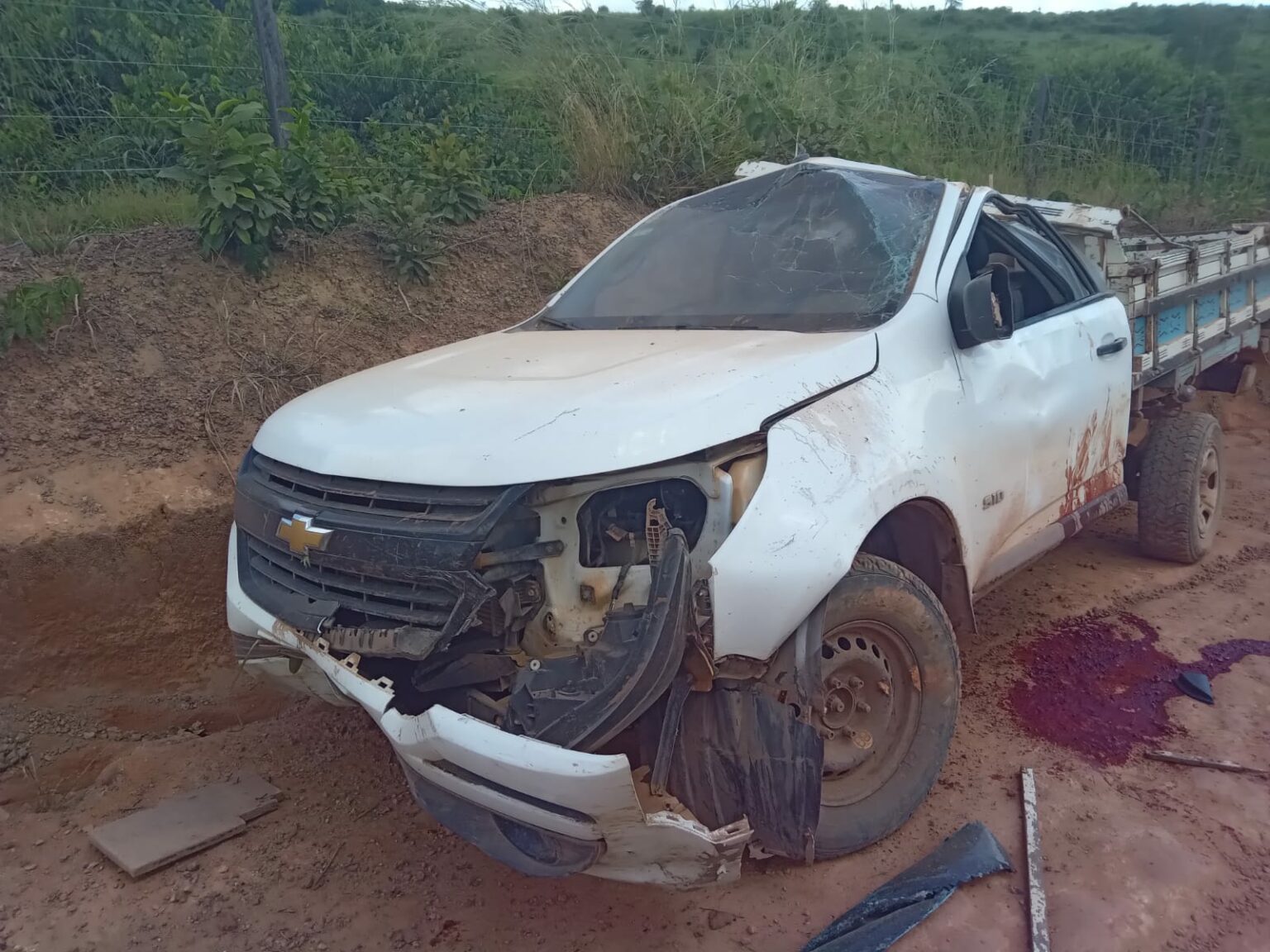 Caminhonete capota e mata motorista em Jacundá