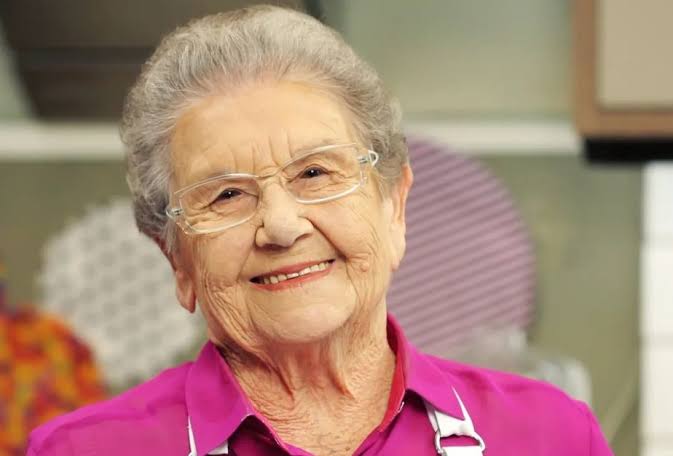 Apresentadora Palmirinha morre aos 91 anos