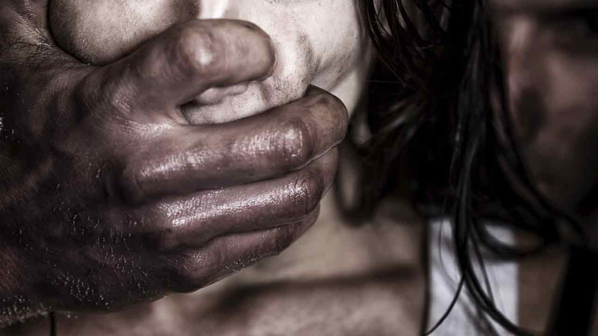 Avô estupra neta de 6 anos e corta os cabelos da menina como punição