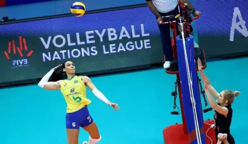 Ex-jogadora da seleção de vôlei, Paula Borgo morre vítima de câncer