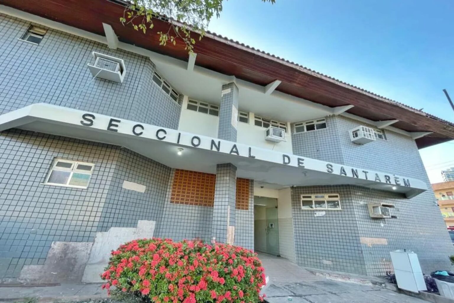 Homem é preso ao ser flagrado bebendo cerveja enquanto dirigia no Pará