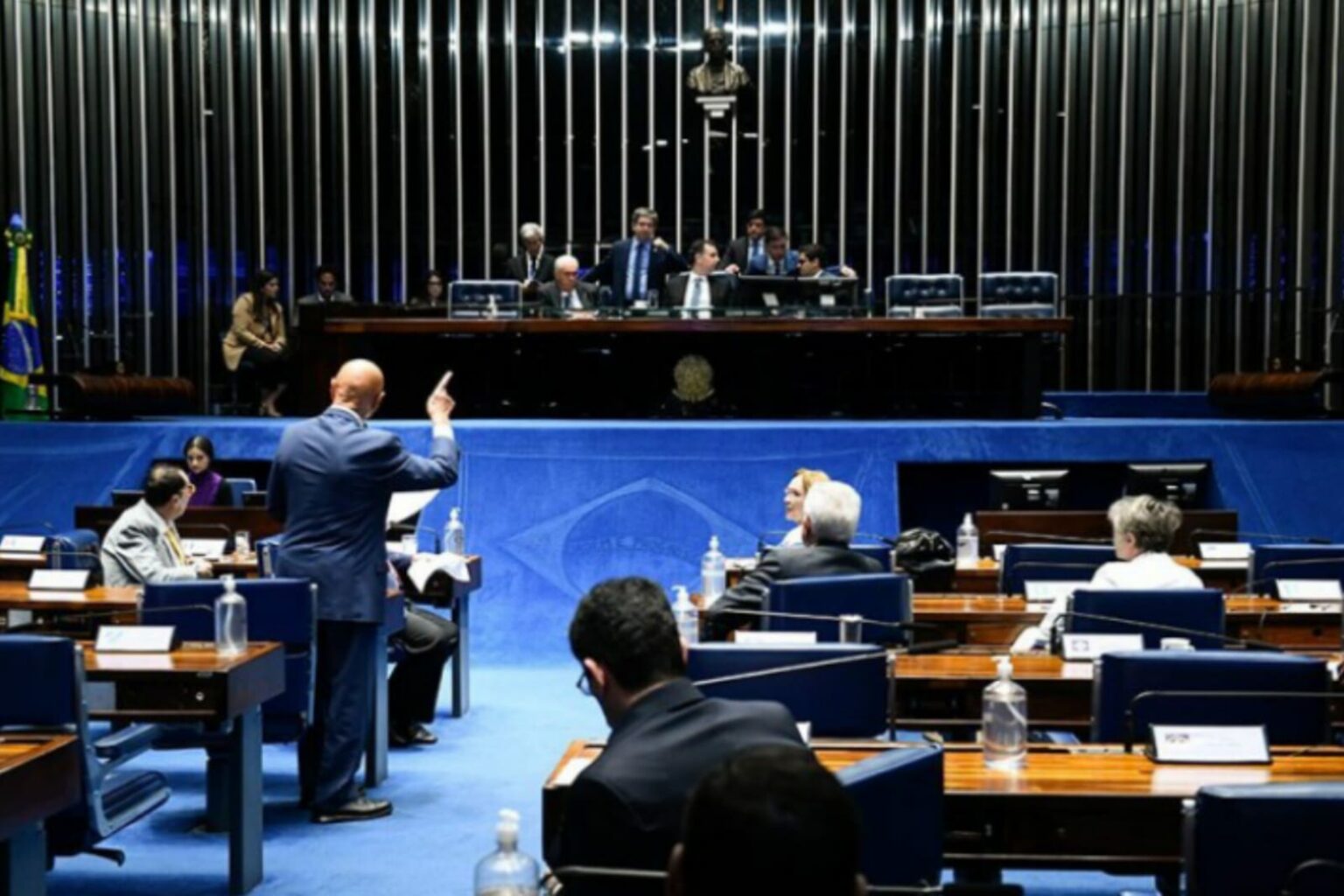 Nova regra para aposentadoria por periculosidade é aprovada no Senado