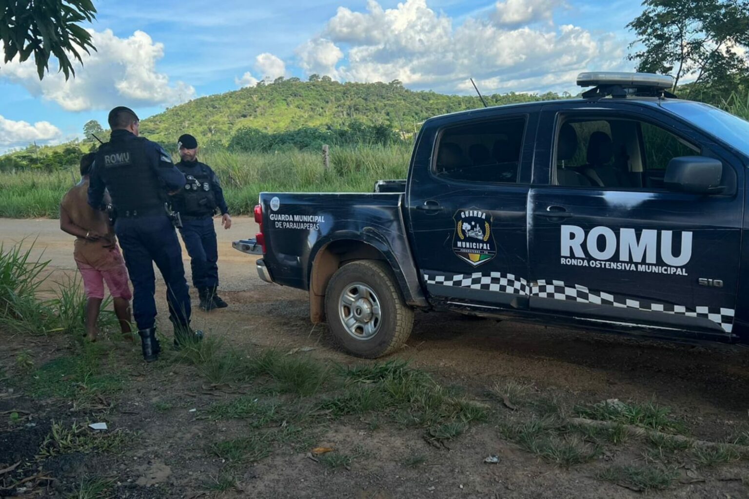 Homem é preso após tentar vandalizar residências em Parauapebas