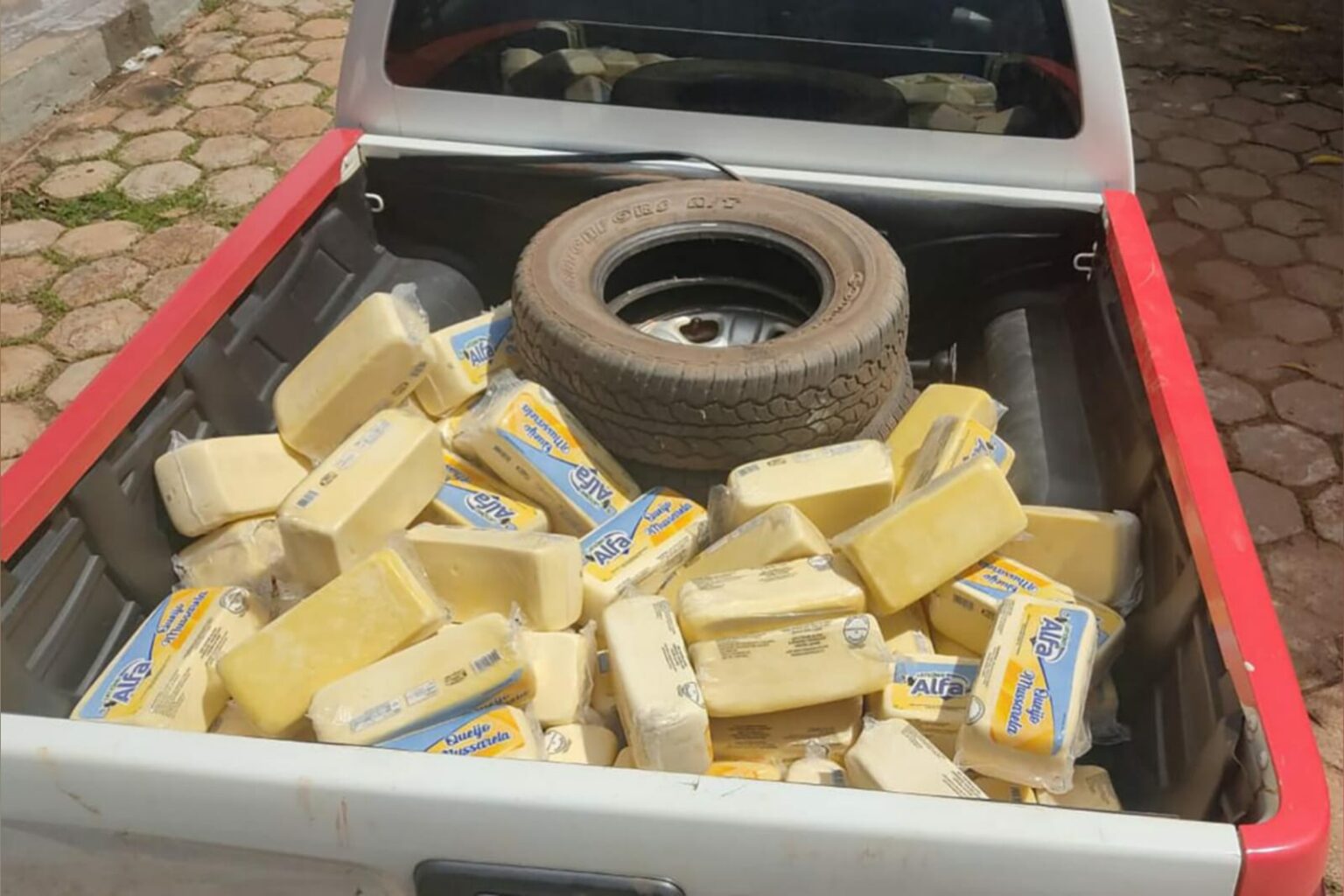 Fiscais apreendem 240 kg de queijo em Conceição do Araguaia