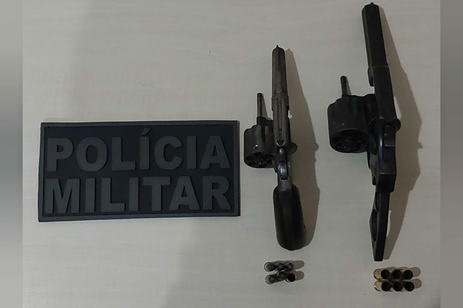 PM prende suspeito e apreende armas de fogo em Redenção