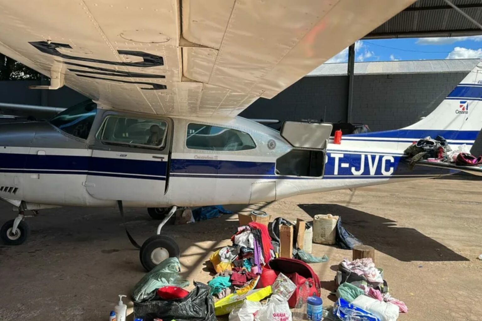 Trio é preso com arma e ouro no aeroporto de Redenção