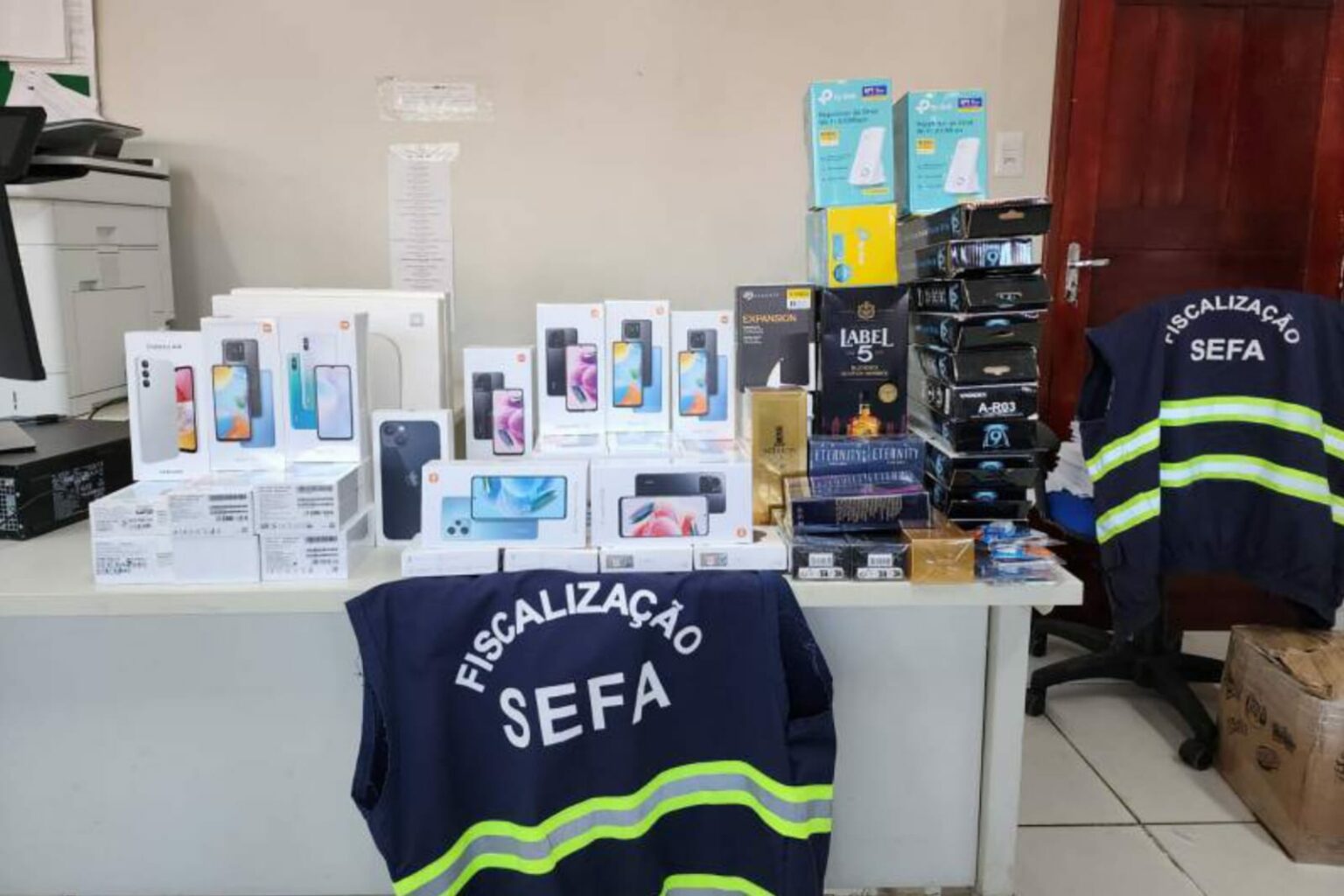 Sefa apreende celulares em Conceição do Araguaia