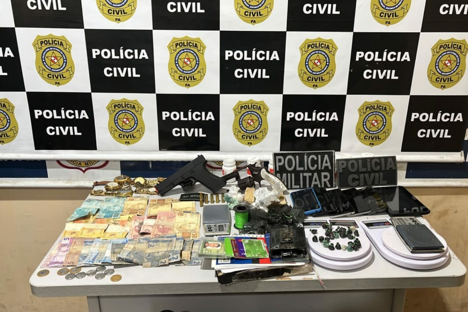 PC prende casal de traficantes em flagrante no oeste do Pará