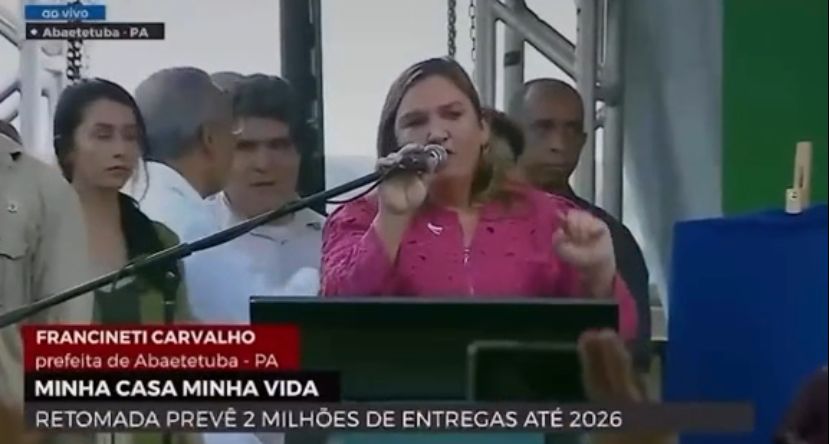 VÍDEO: Plateia vaia prefeita de Abaetetuba em evento com Lula