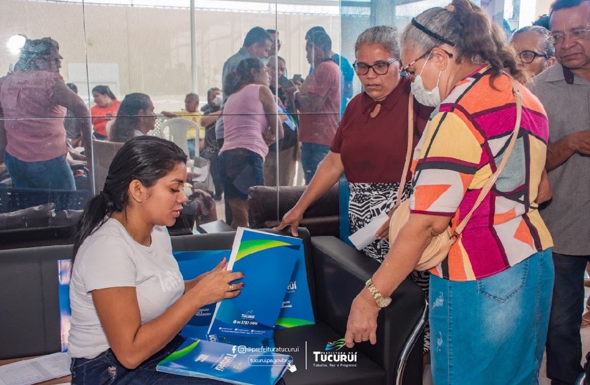Prefeitura de Tucuruí entrega 450 encaminhamentos para procedimentos oftalmológicos